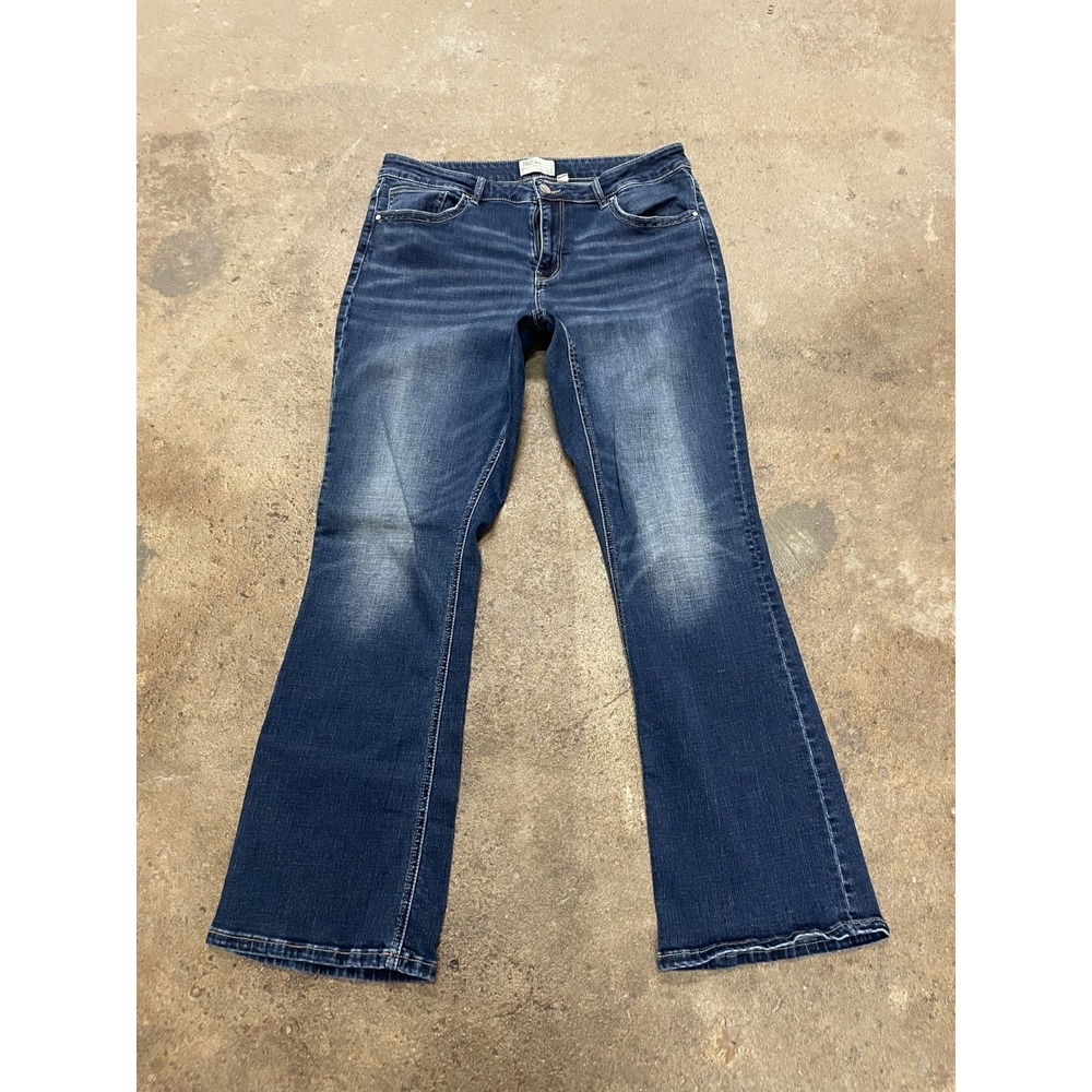 BKE Buckle Gabby Bootcut Jeans Womens 32R Blue Whiskering Denim Cotton Stretch